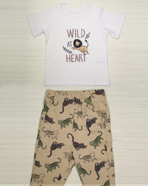 Conjunto Camiseta MC estampada león + Jogger estampado gatos
